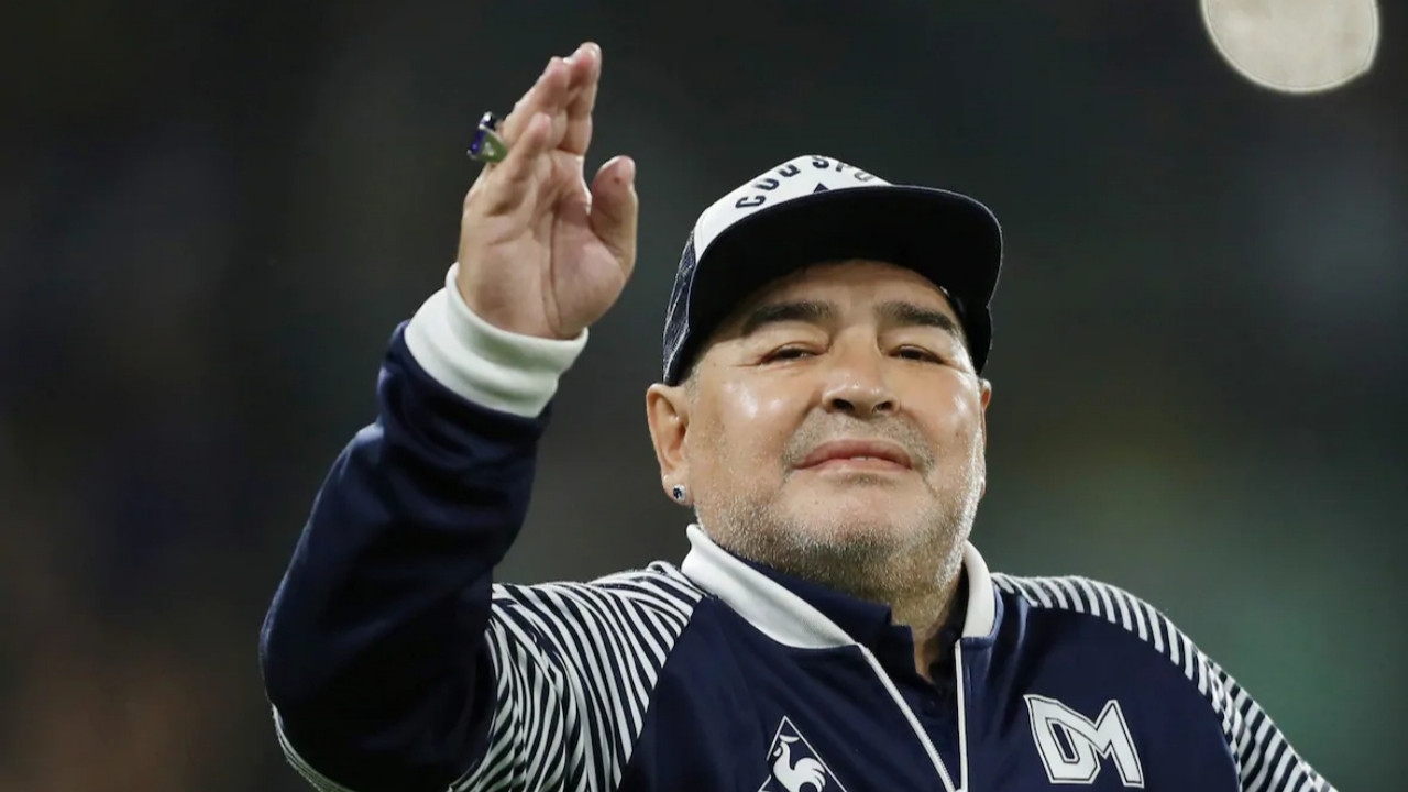 Diego Maradona taburcu edildi