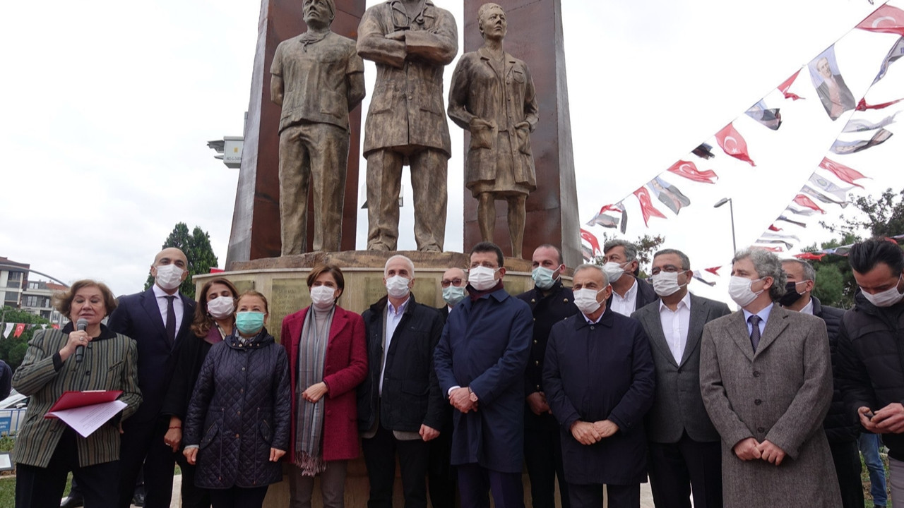CHP, virüsle mücadeleye heykelle katıldı