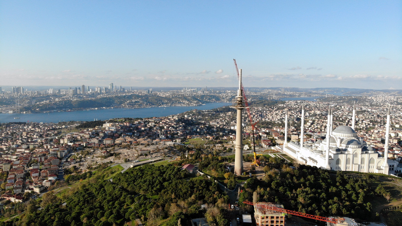 Çamlıca’daki TRT verici kulesinin sökümü tamamlanıyor