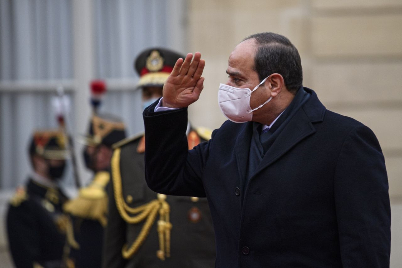 Aklını kaçıran Macron, Sisi'ye onur nişanı verdi - Sayfa 4