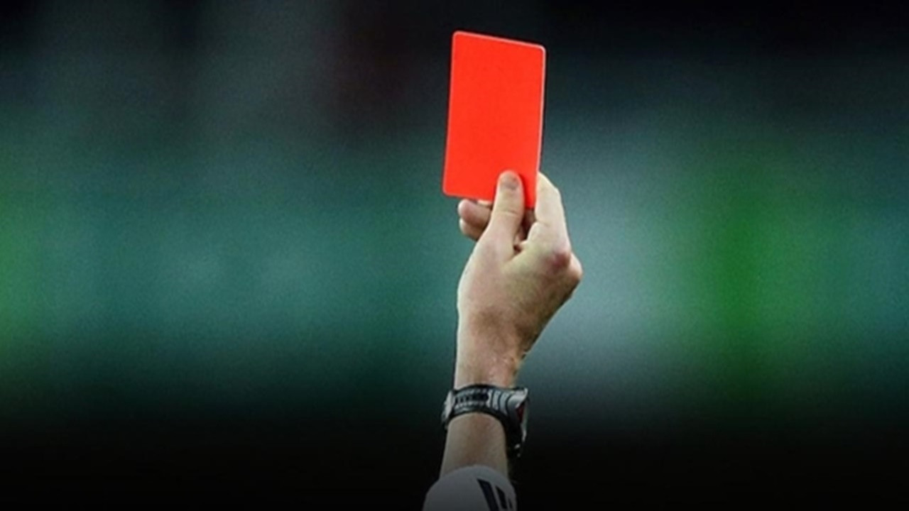 Kupada Kırmızı Kart Gören Ligde Oynayabilir mi? Ziraat Türkiye Kupası'nda Sarı Kart Gören Futbolcu