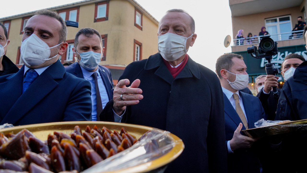 Cumhurbaşkanı Erdoğan'dan vatandaşa tatlı ikramı