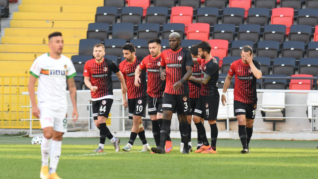 Gaziantep FK'nın son kurbanı Aytemiz Alanyaspor oldu: 3-1