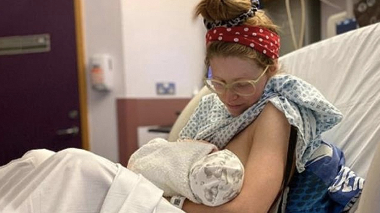 Harry Potter'ın yıldızı Jessie Cave'in 3 aylık bebeği koronavirüse yakalandı!