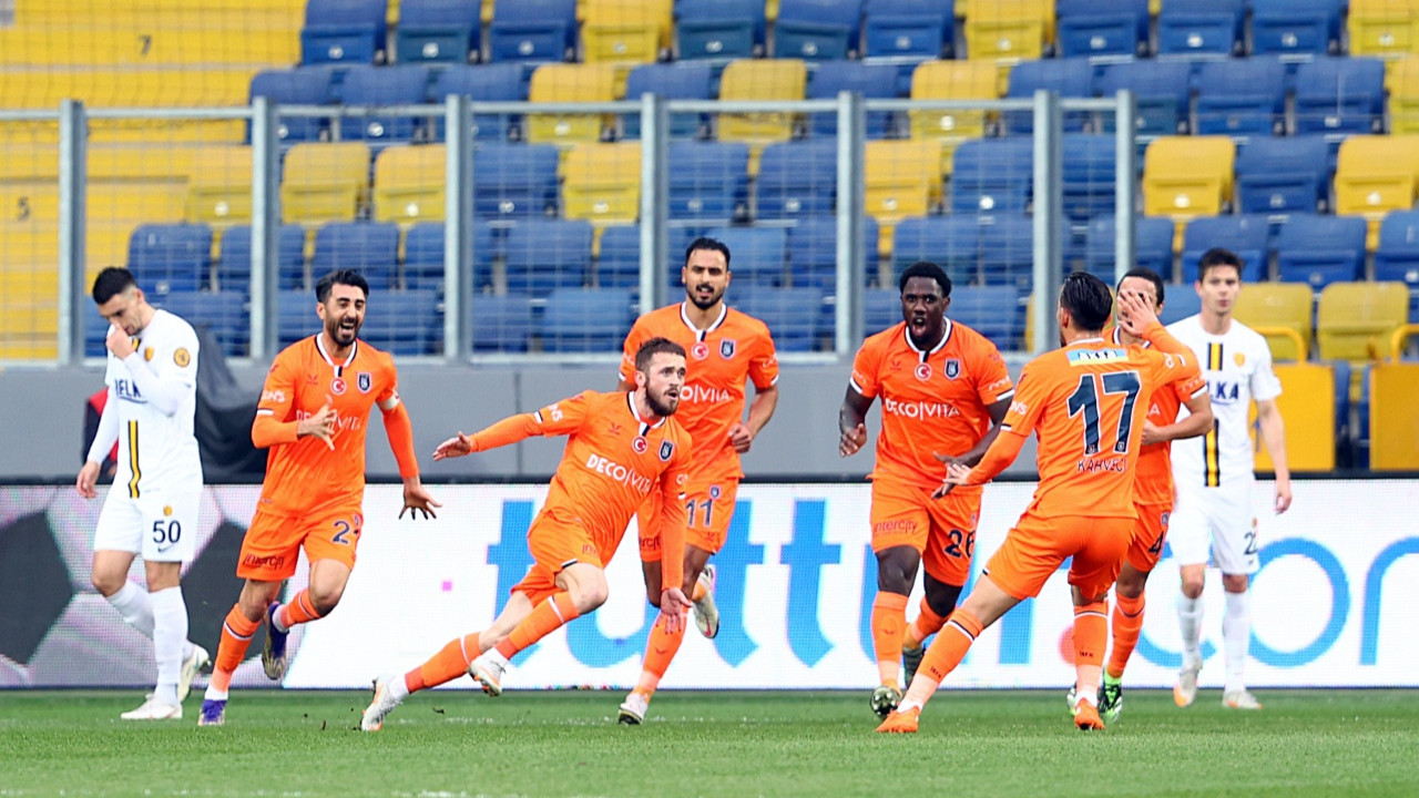 Medipol Başakşehir deplasmanda Ankaragücü'nü 1-2 mağlup etti