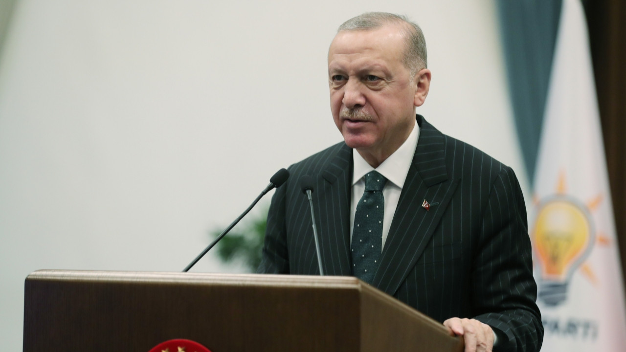Cumhurbaşkanı Erdoğan: Zerre onuru olsa, kasetle geldiği o koltuktan çekip giderdi