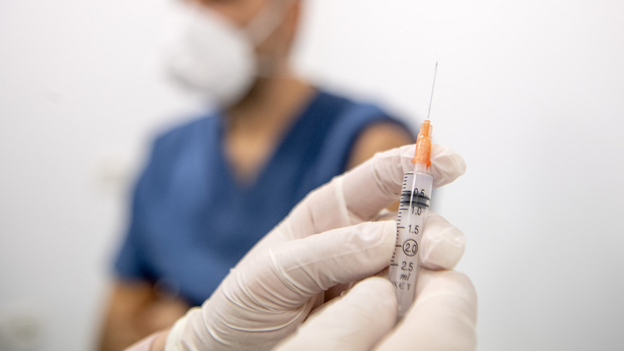 Koronavirüs aşısı ile ilgili en geniş çaplı araştırma sonucu yayınlandı: mRNA aşıları güvenli mi?