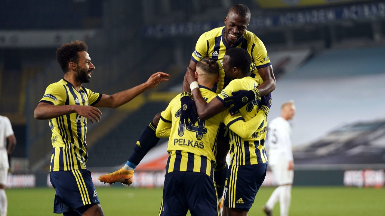 Ankaragücü'nü 3-1 mağlup eden Fenerbahçe, seriyi 5 maça çıkardı