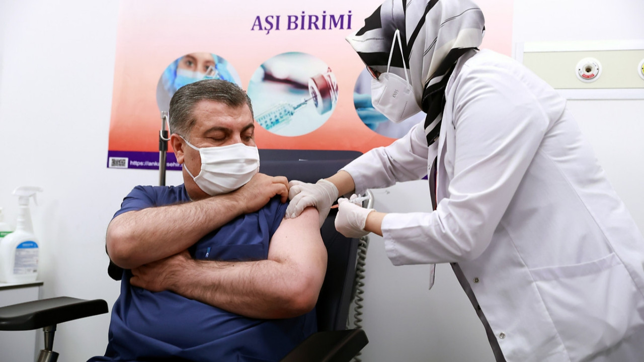 Bakan Koca: 6,5 milyon doz aşı yarın Türkiye'de olacak