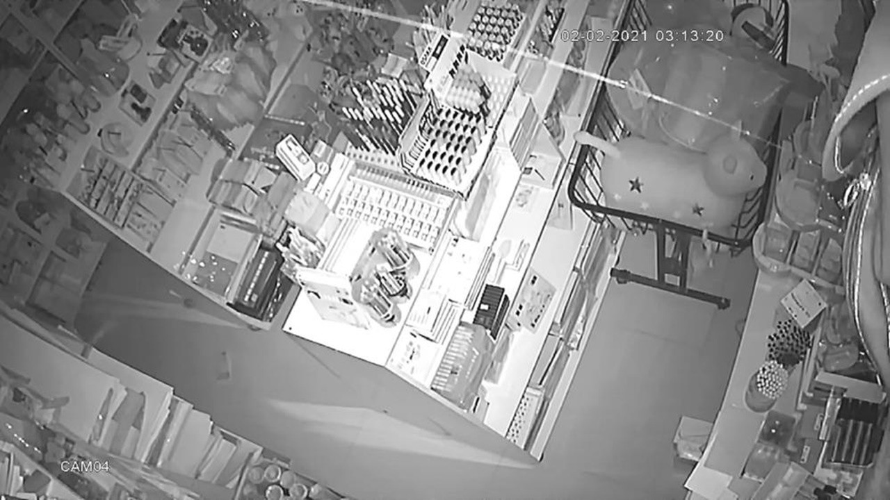 Kayseri'deki deprem anı kamerada