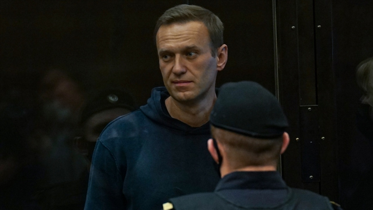 Rus muhalif Navalnıy'e hapis cezası
