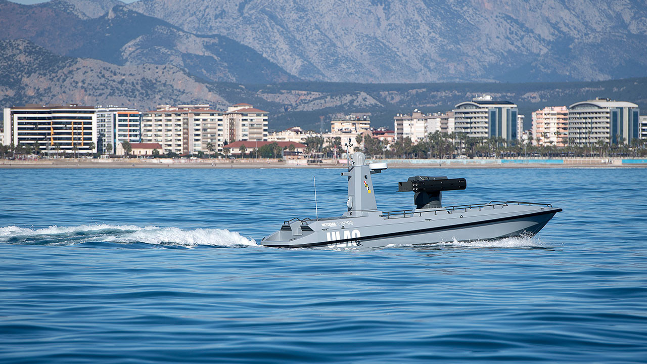Türkiye'nin ilk silahlı insansız deniz aracı denize indi
