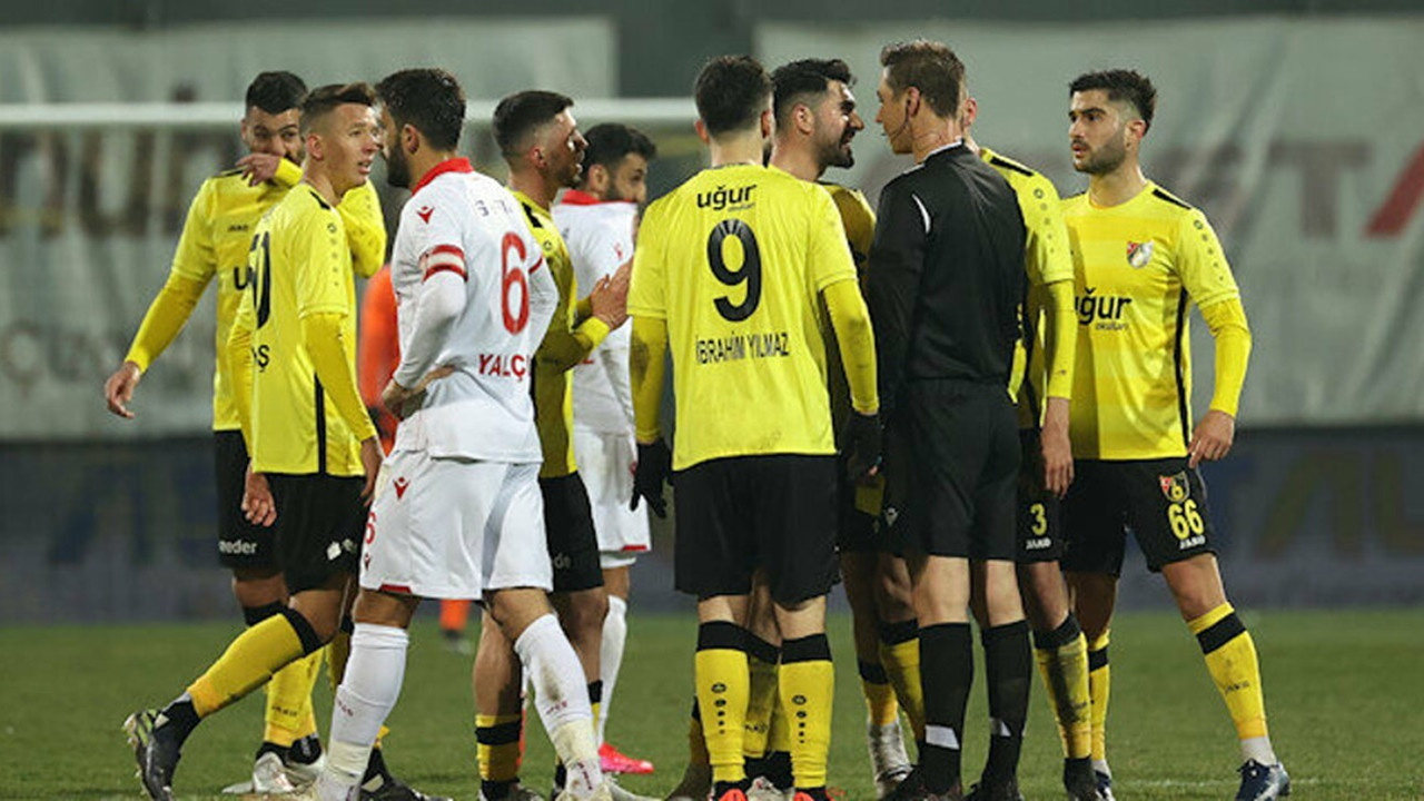 TFF 1. Lig maçında 'kural hatası' iddiası: Yanlış oyuncuya mı kırmızı kart gösterildi?