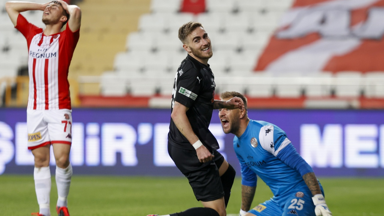 Sivasspor'dan 4 gollü Antalyaspor galibiyeti