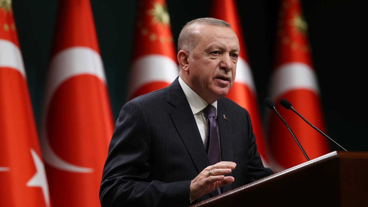 Türkiye 19 günlük tam kapanmaya geçiyor
