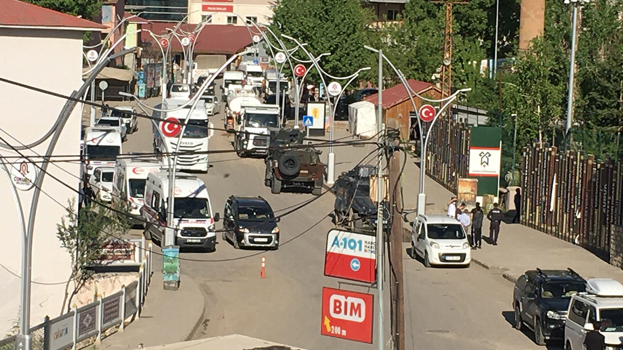 Teröristlerden Çukurca'da hain saldırı