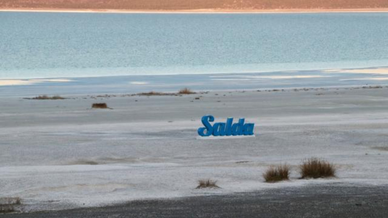 Salda Gölü'ndeki renk değişikliğinin nedeni ne?