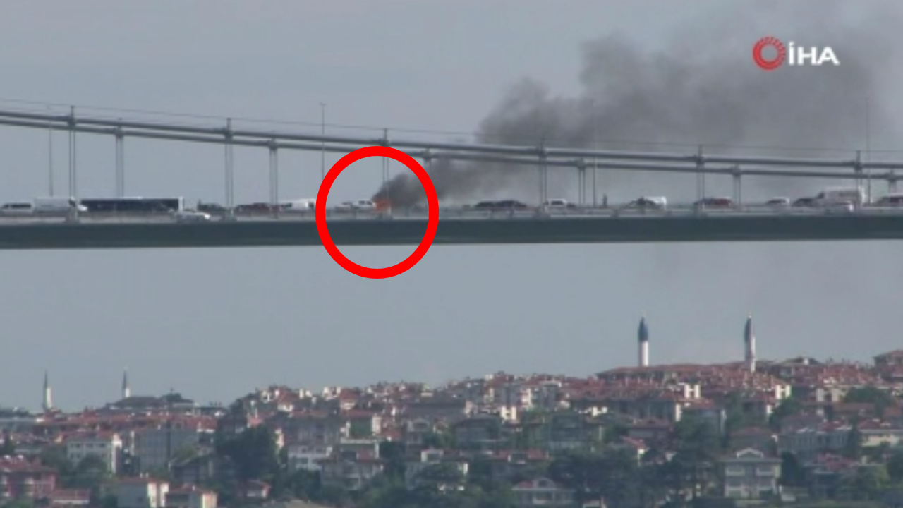 FSM Köprüsü'nde bir araç alev alev yandı