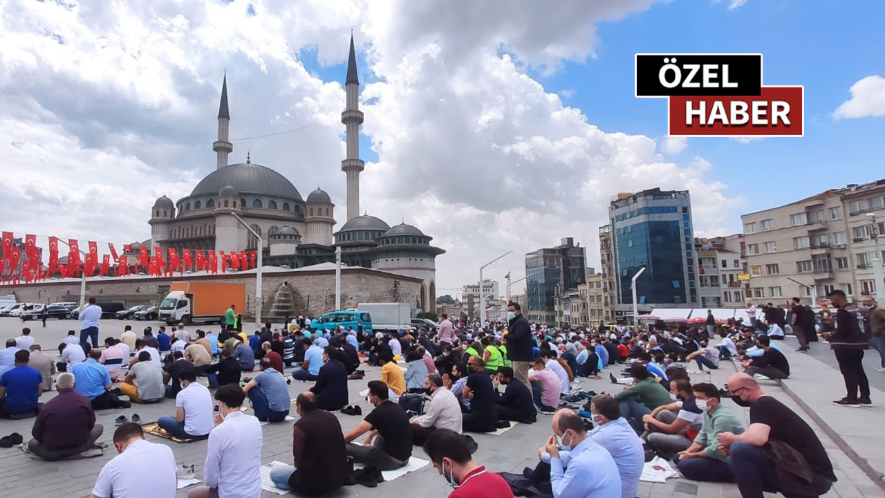 Taksim Camii'nde ikinci cuma namazı