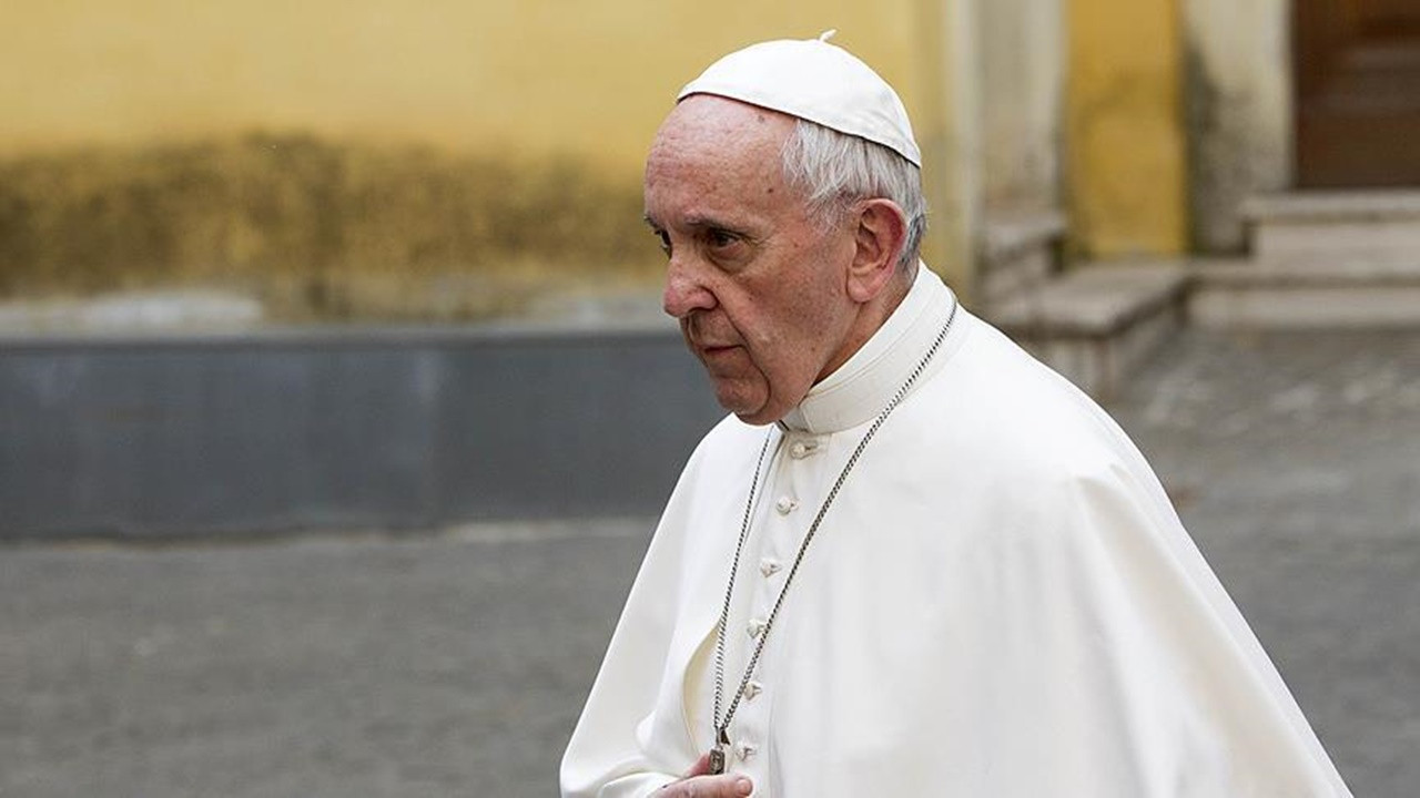 Papa: Kiliseler cinsel istismar olayları sebebiyle krizde