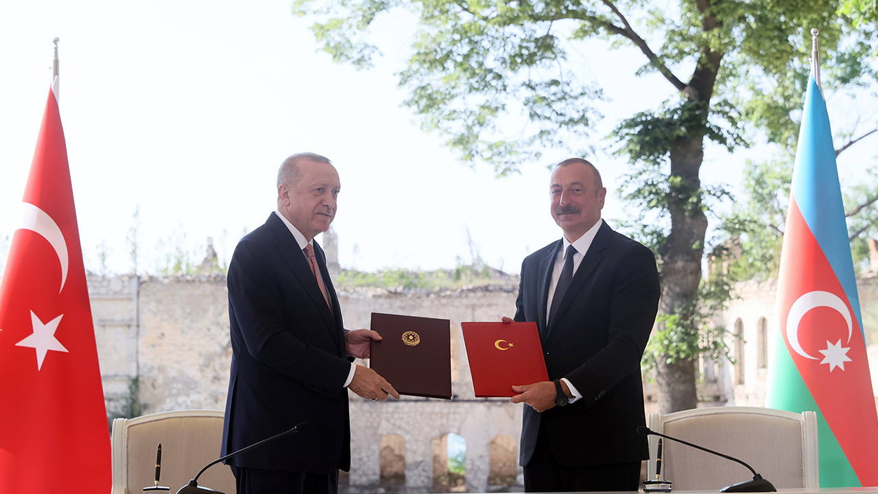 İşte Erdoğan ve Aliyev'in imzaladığı tarihi beyanname