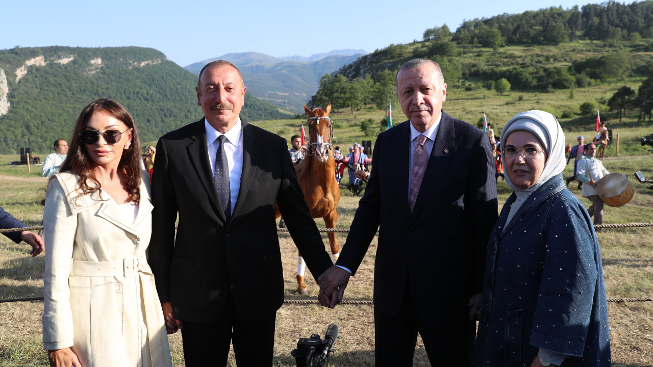 Cumhurbaşkanı Erdoğan'dan Azerbaycan'a jest