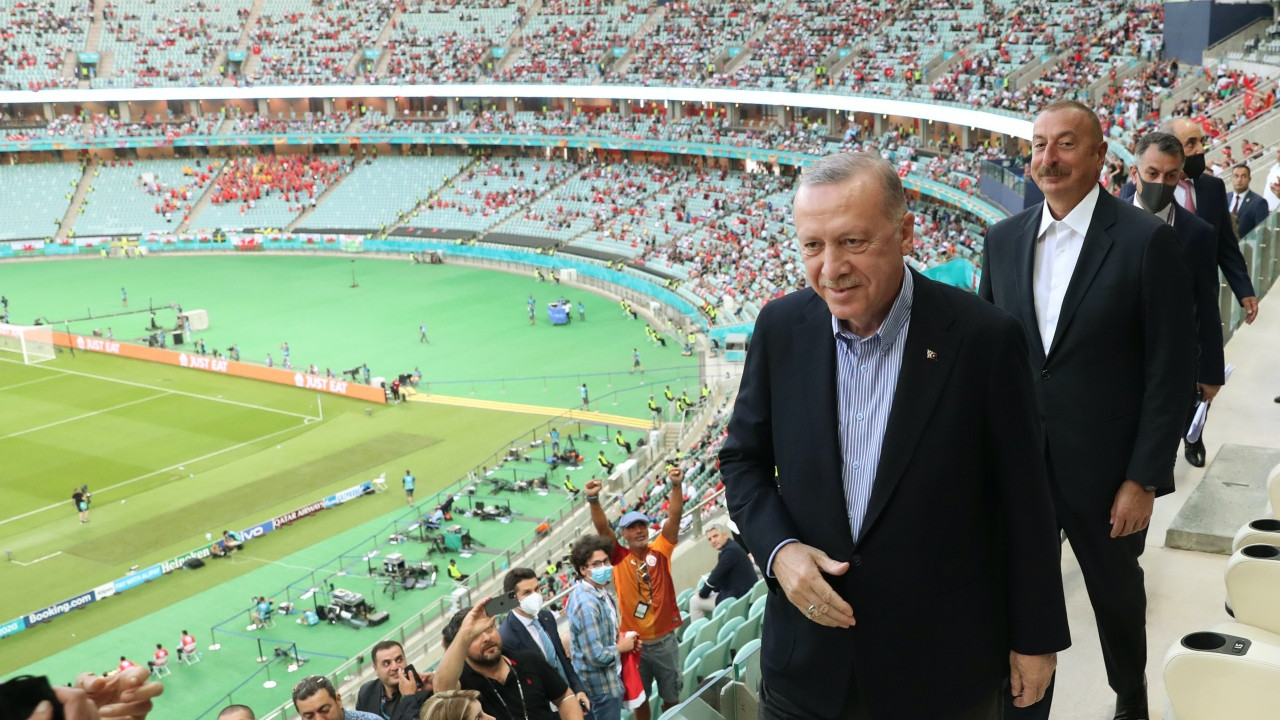Cumhurbaşkanı Recep Tayyip Erdoğan, Bakü'de Türkiye-Galler maçındaki yerini aldı
