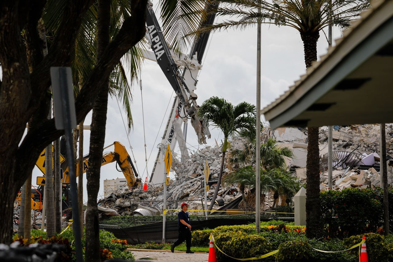 Miami'de çöken binada ölenlerin sayısı 27'ye yükseldi! 118 kişi halen enkaz altında - Sayfa 1
