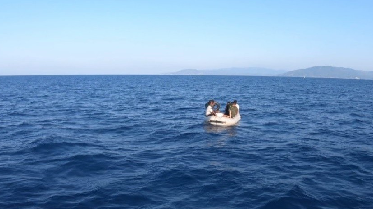 Yunanistan ölüme terk etti! 15 düzensiz göçmeni Sahil Güvenlik kurtardı