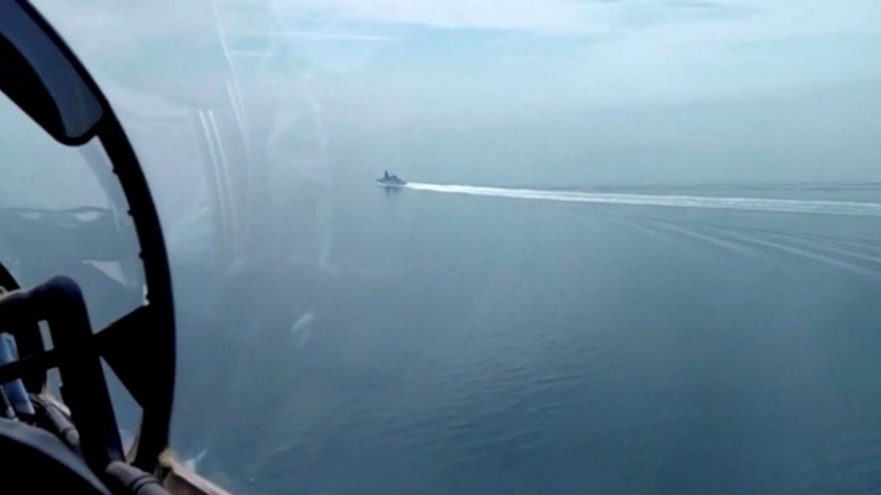 Rusya: Karadeniz'deki Yunan füze gemisinin manevralarını takibe aldık!