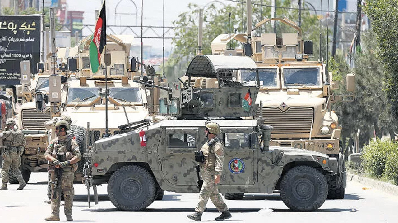 Afganistan'da Taliban'ın ilerleyişi sürüyor: Şehirlere saldırmaya başladılar