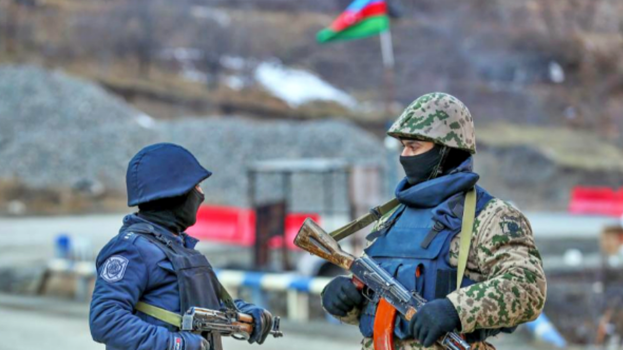 Ermenistan askerlerinden hain saldırı: Bir Azerbaycan askeri şehit!