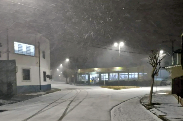 Brezilya'da hava -10 dereceyi gördü! Tarihte ilk kez kar yağdı! - Sayfa 1