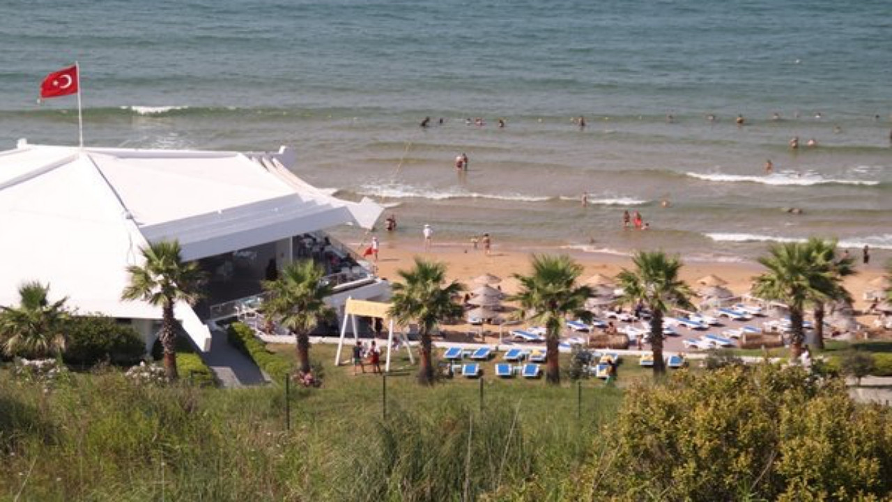 İstanbul'daki ünlü plajda skandal yasak: Tesettürlüler içeri alınmıyor!
