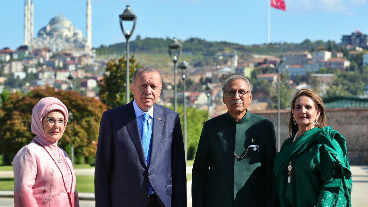 Cumhurbaşkanı Erdoğan, Pakistanlı mevkidaşı ile İstanbul'da görüştü!
