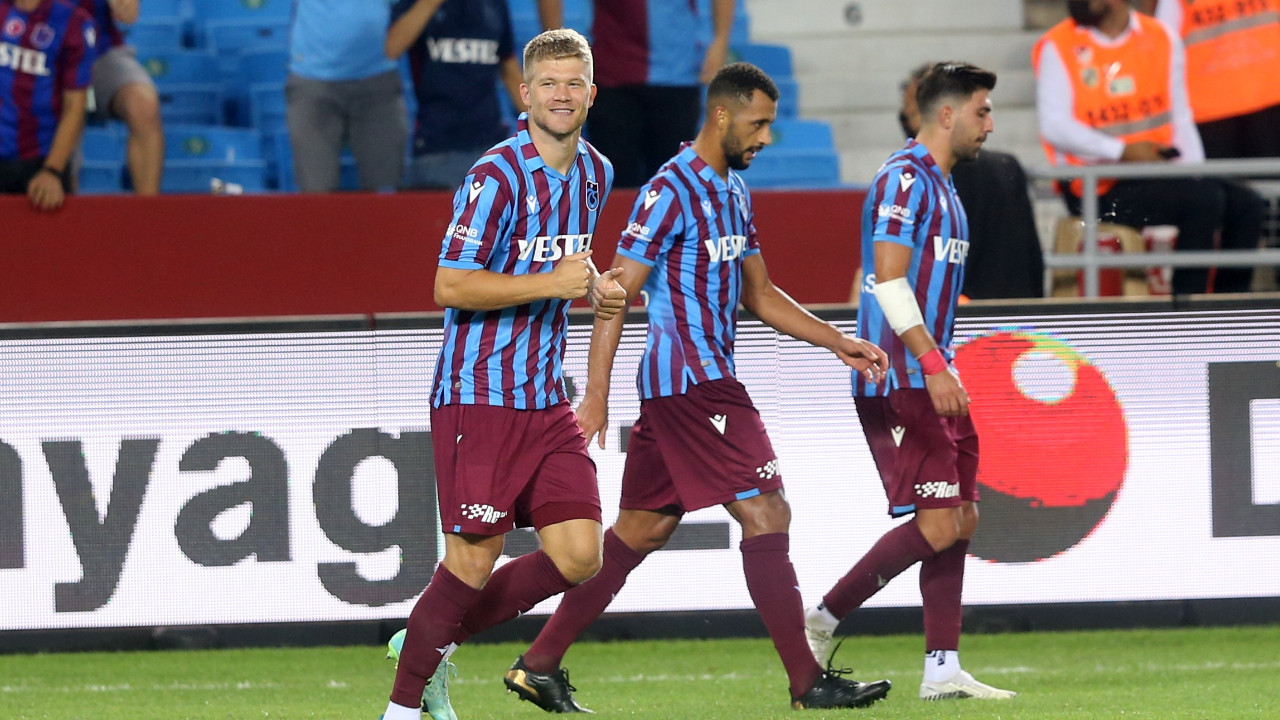 Trabzonspor'da Cornelius sevinci... Danimarkalı, Roma maçında girer girmez attı