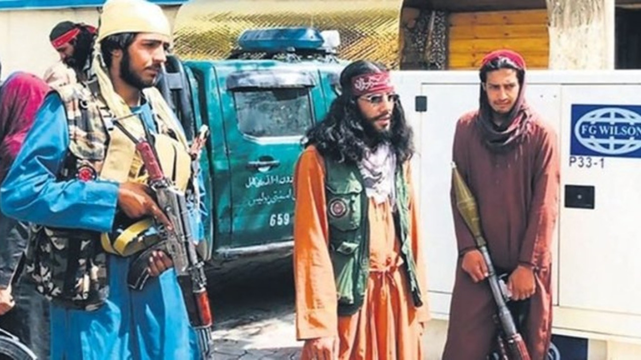Taliban üyelerinin giyim tarzı sosyal medyanın gündeminde!