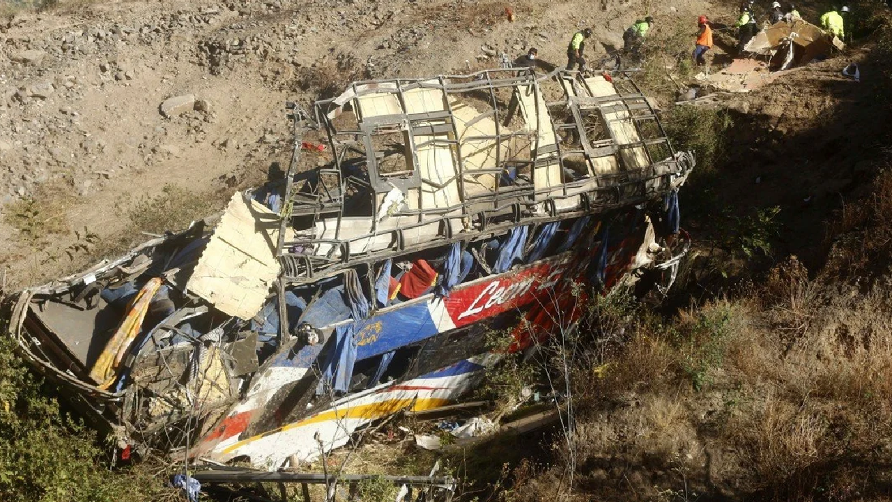 Facia! Yolcu otobüsü 200 metrelik uçuruma düştü: 29 ölü, 22 yaralı