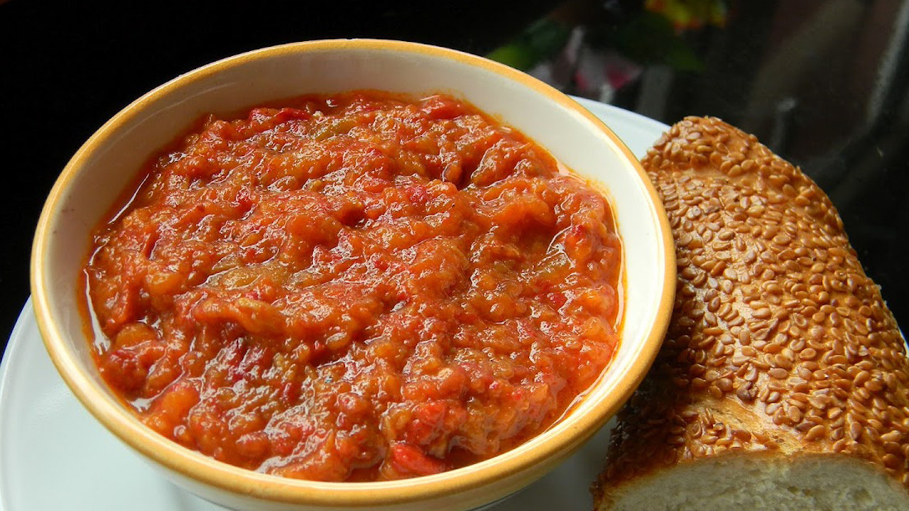 Köz biber ve patlıcanlı balkan sosu, Lütenitsa sosu nasıl yapılır?