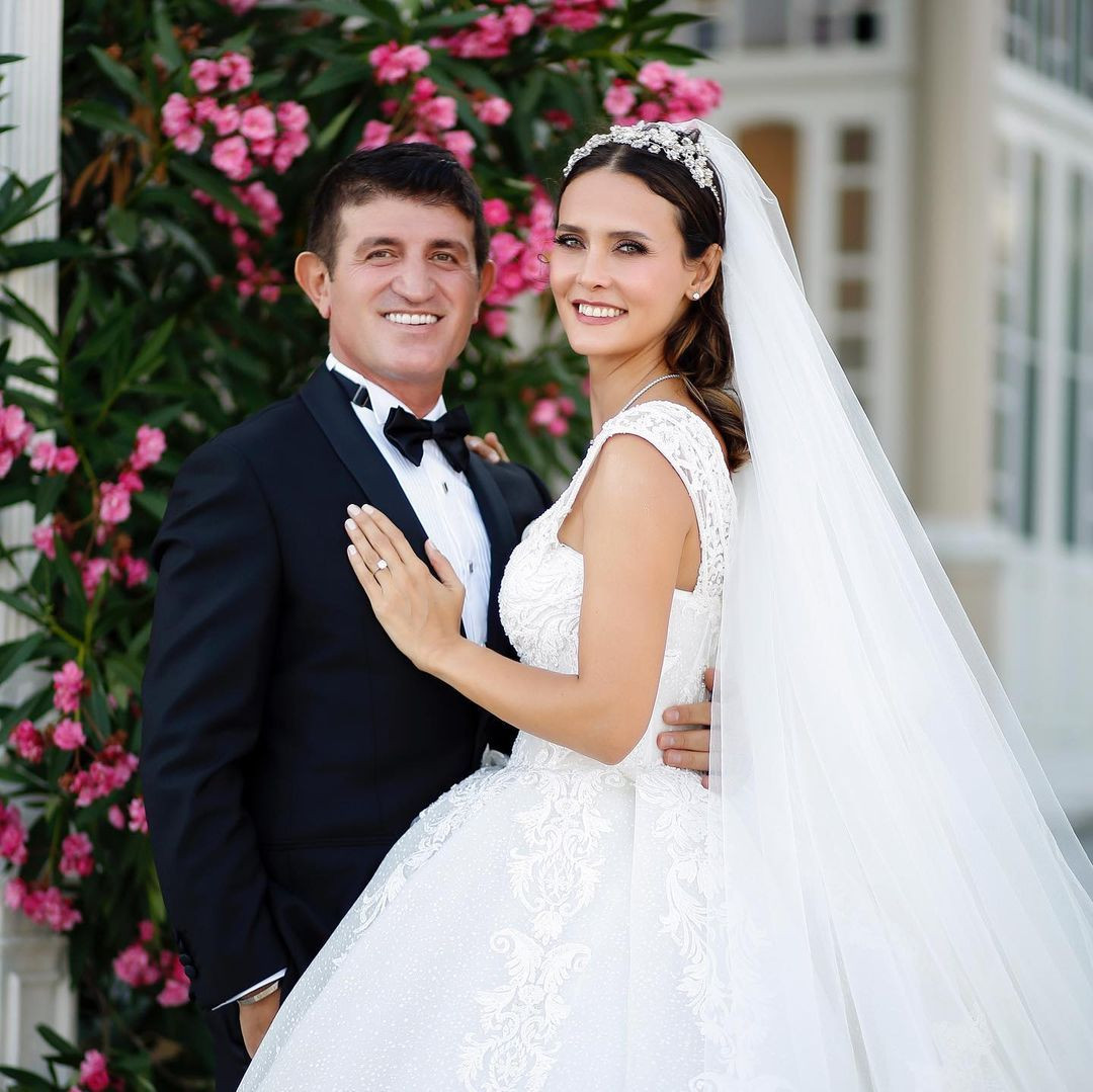 Ünlü oyuncu Fatoş Kabasakal evlendikten 3 yıl sonra düğün yaptı - Sayfa 2