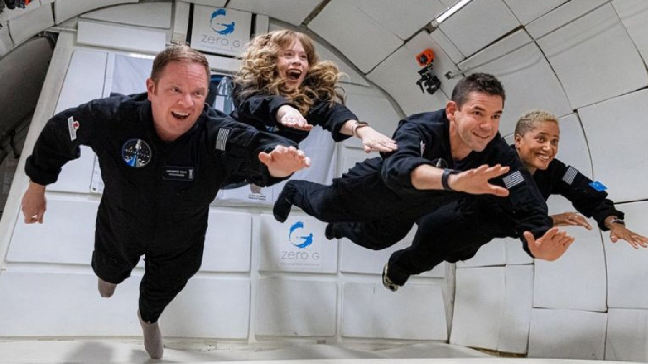 Dört amatör astronotun uzay yolculuğu için geri sayım başladı