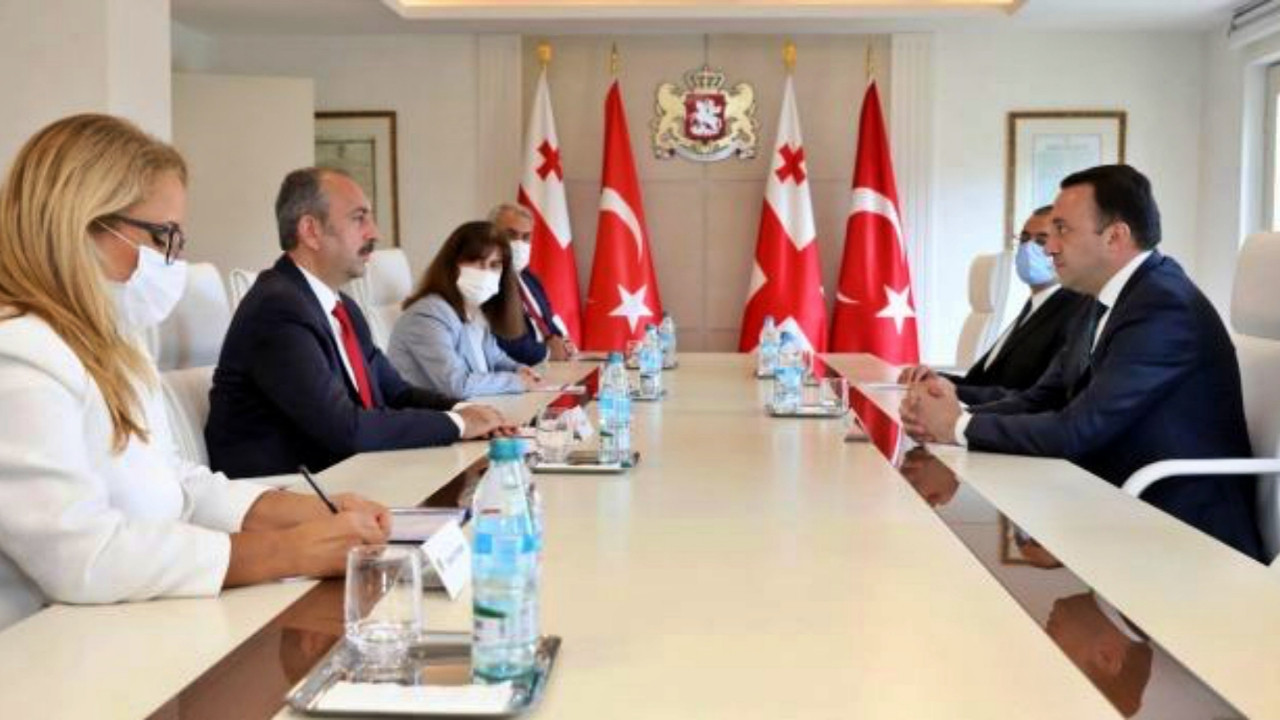 Adalet Bakanı, Gürcistan Başbakanı Garibashvili ile görüştü!