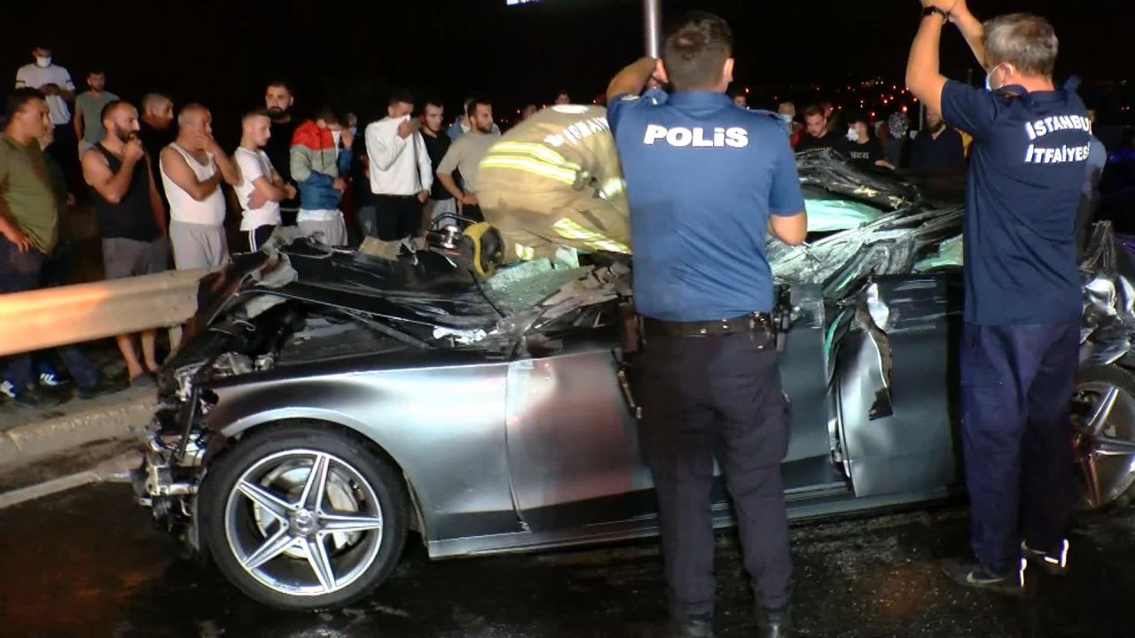 Beykoz'da iki otomobil paramparça oldu: 3 ölü, 3 yaralı
