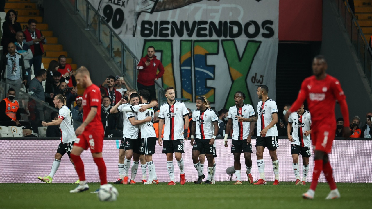 Beşiktaş 8. haftada Sivasspor'u Güven Yalçın'ın şahane golleriyle mağlup etti