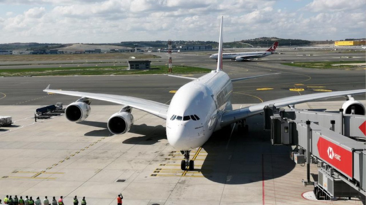 Dünyanın en büyük yolcu uçağı İstanbul Havalimanı’nda!