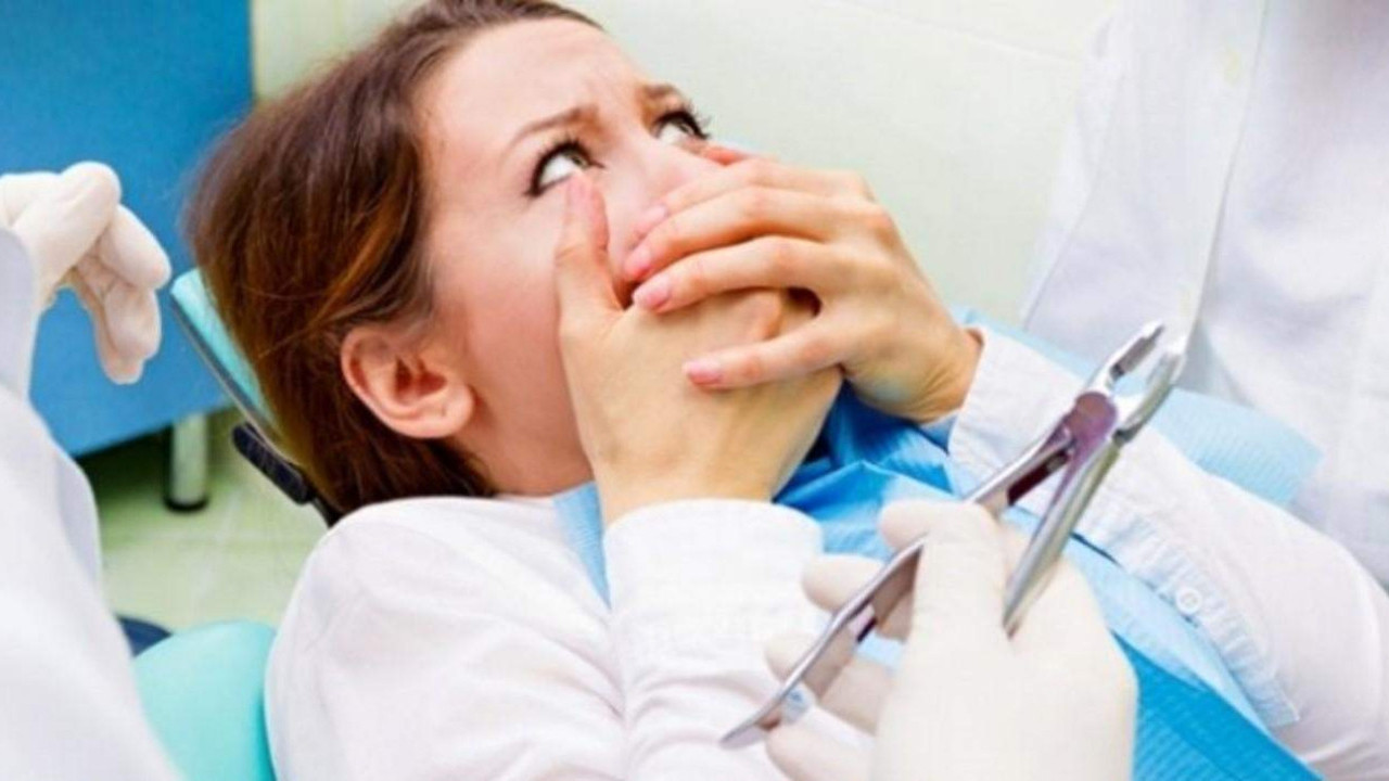 Sağlık sistemi çökme noktasına geldi! İngiltere'de diş hekimi randevu krizi yaşanıyor: 11 dişimi kendim çektim!