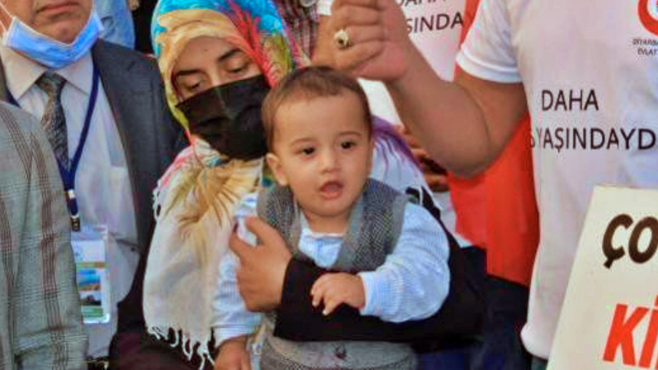 'Diyarbakır Anneleri'ne ziyaret: 'Bir tiyatro oynanmak isteniyor!'