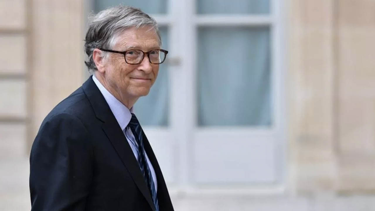 Microsoft'un kurucusu Bill Gates'e büyük şok! 30 yıl sonra ilk kez yaşandı