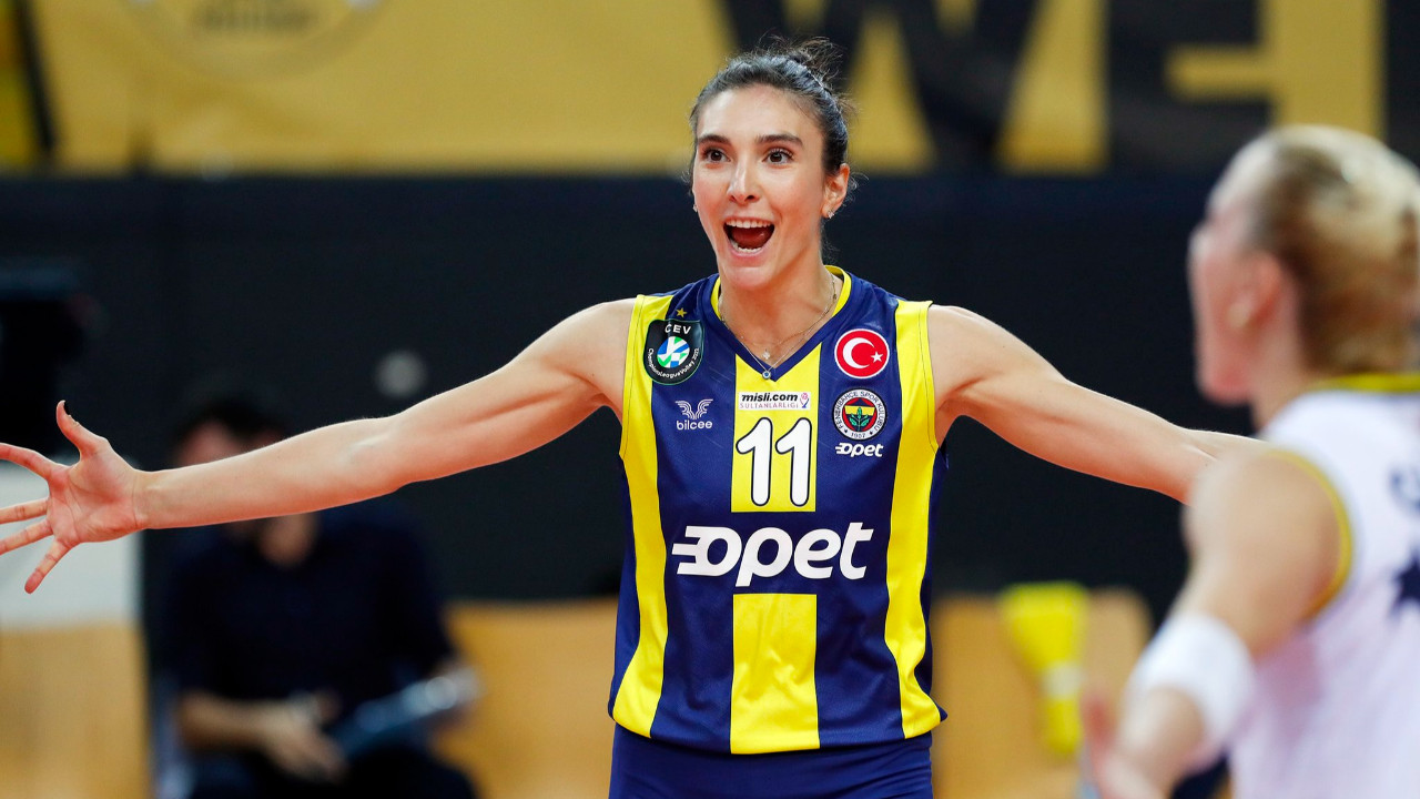 Misli.com Sultanlar Ligi... Fenerbahçe Opet, VakıfBank'ı deplasmanda 3-1 mağlup etti