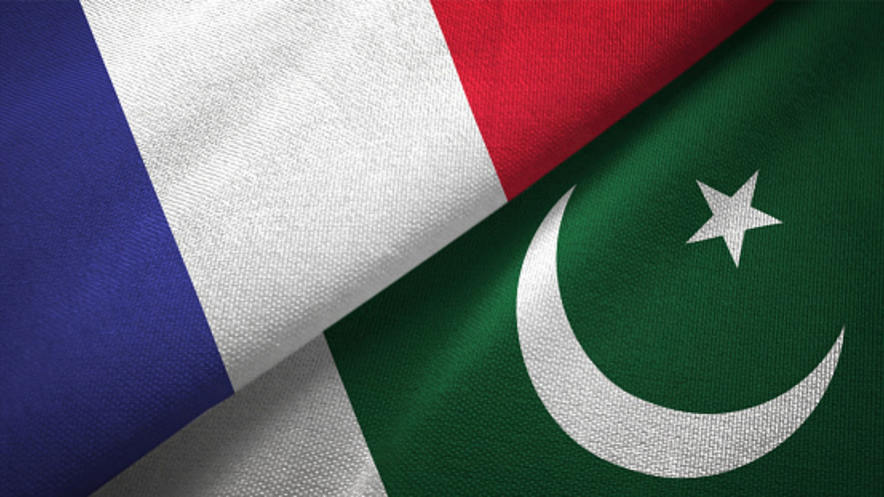 Fransa Büyükelçisi'nin Pakistan'dan sınır dışı edilmesi için protesto!